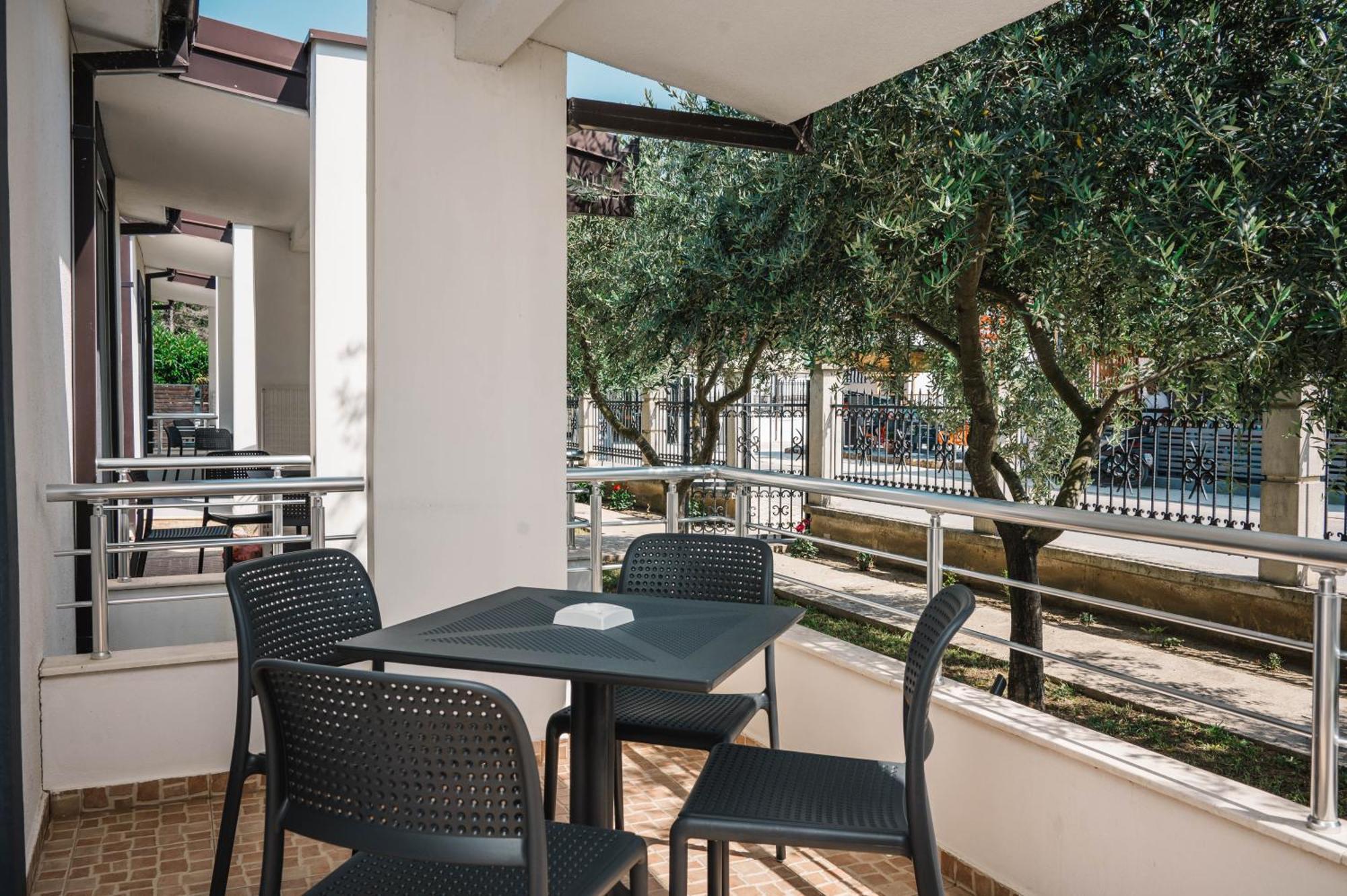 Apartments Antique Ulcinj Rom bilde
